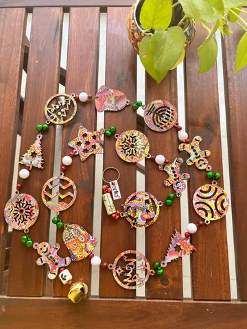 XMas special hangings - assorted XMas elements for door or wall - ASSORTED 3
