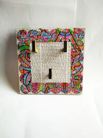 KEY HOLDER - SQUARE TEXT BASE WITH IT'S ALL CONNECTED ARTWORK FRAME