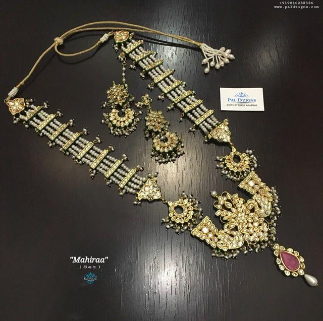 Mahiraa Necklace Set
