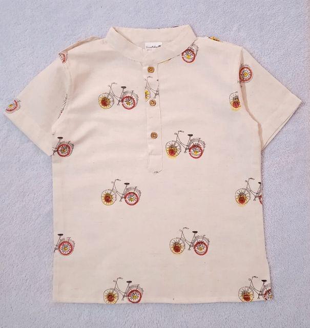 Snowflakes Boys Half Sleeve Kurtha With Cycle Prints -Off White