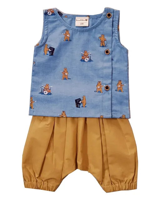 Snowflakes Unisex Infant Jabla Top With Animal print And Shorts Set-Blue