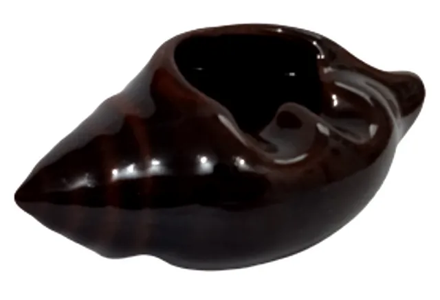 Ceramic Ashtray 'Conch Shankh': Marine Design Ashtray For Cigarette Smokers (12364)