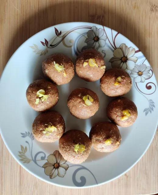 Jaggery Wheat Ladoo with Dry Fruits