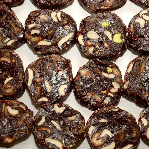 Khajoor Roll Soft Dry Fruit Chikki