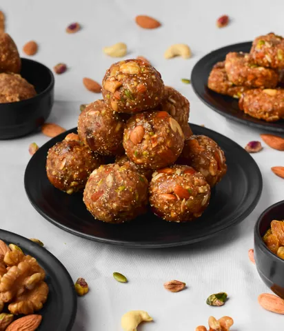 Iris Dry Fruits Ladoo