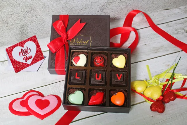 Luv Delight Chocolate Gift Box