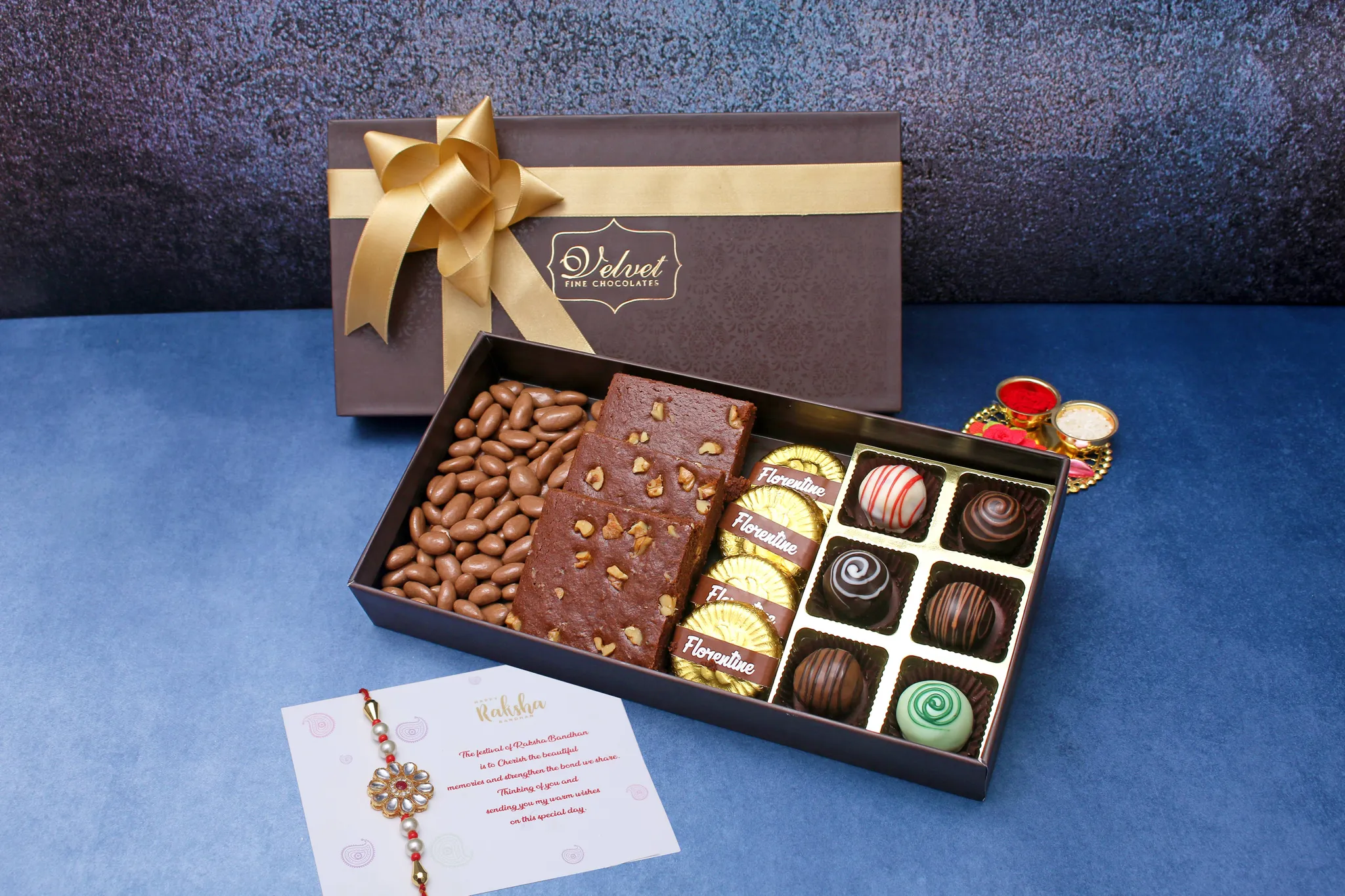 Buy Brownie Blast Chocolate Box from Velvet Fine Chocolates, Mumbai (Maharashtra) | Dilocious.com
