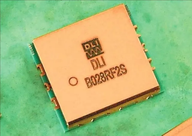 Signal Conditioning 4.70 GHz Surface Mount Bandpass Filter