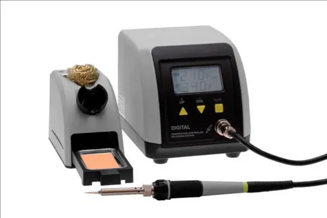 Soldering & Desoldering Stations Soldering Station with LCD Display ESD Safe 400 Series