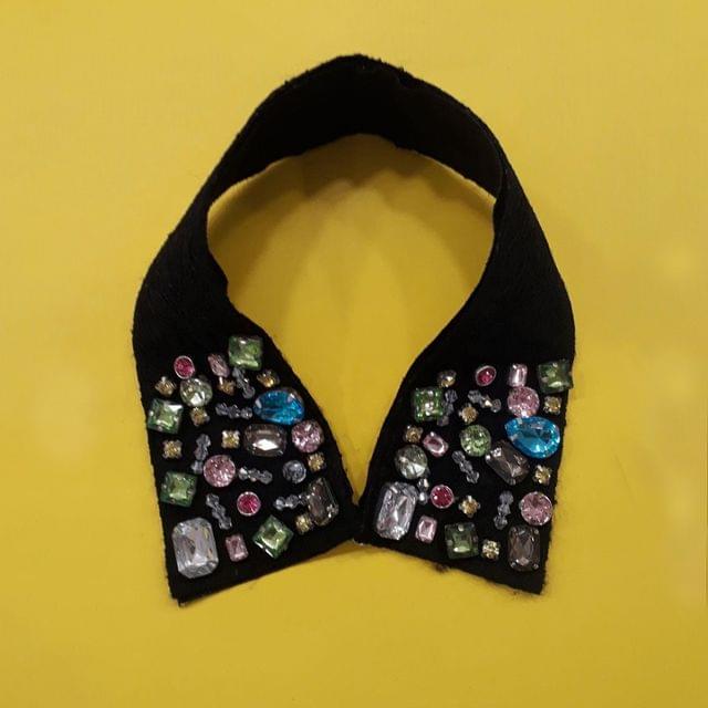 Shiny trinkets, rhinestones and elements rich precious look grand and party style fashionable feel mixed designer type ready-to-stitch collar