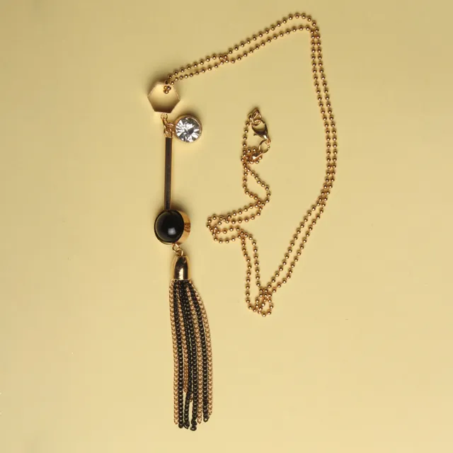 Rocker-chic elegance pearls and metallic striking pendant neck-chain
