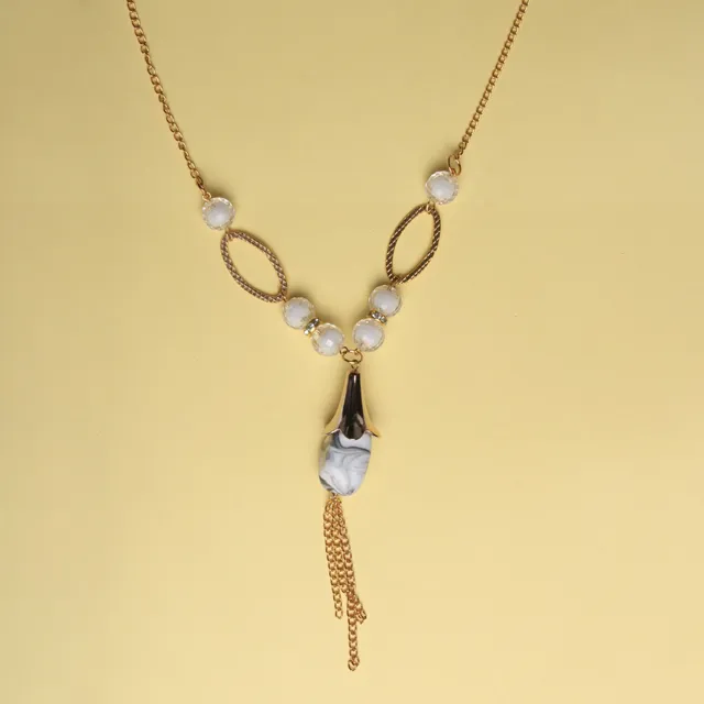 Simpleness in calm regal-contemporary seduction metallic neck-chain