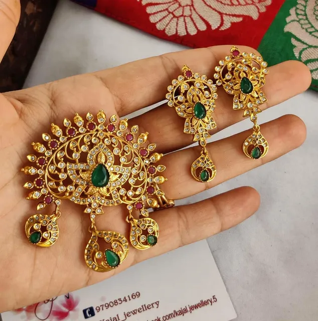 Cz pendant set with earrings