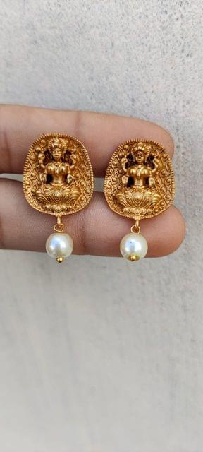 Lakshmi stud