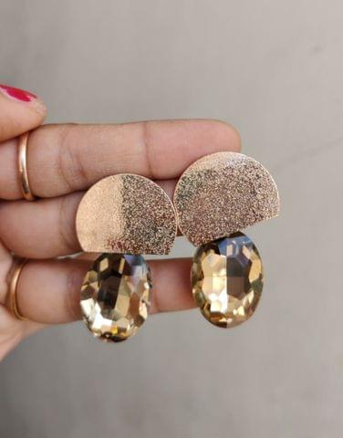 Golden stud