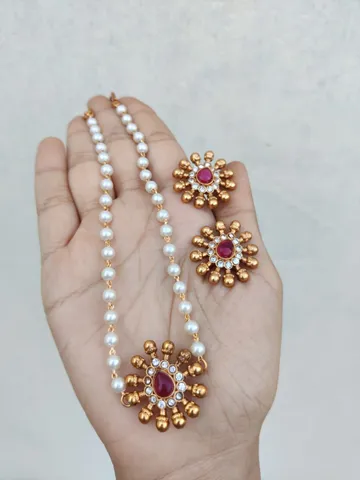 Pearl stone set