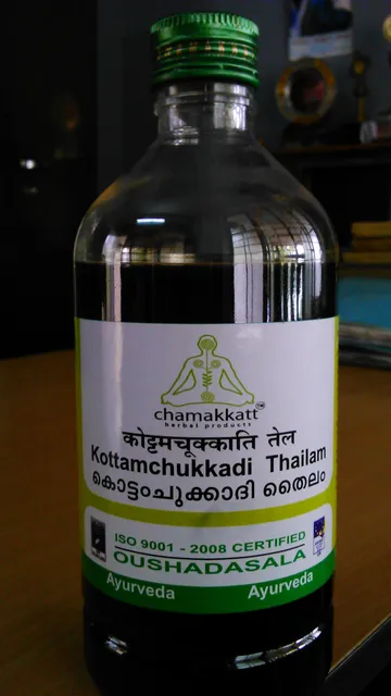 Chamakkatt Herbal Kottamchukadi Thailam (450ml)