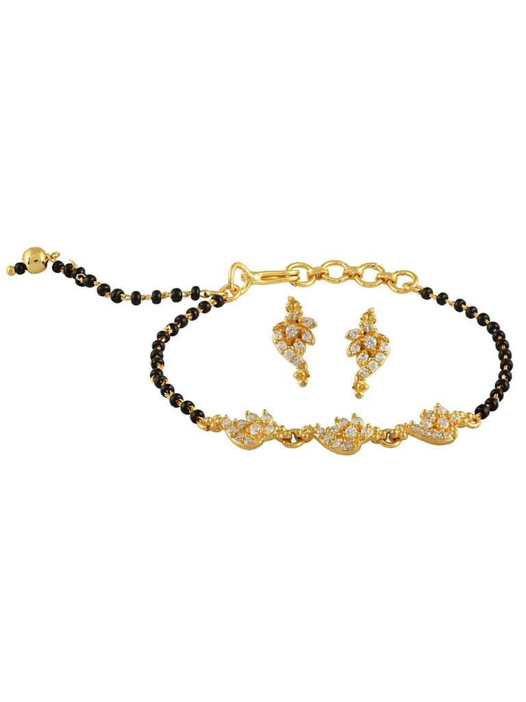 Traditional Loose / Link Bracelet in Gold finish - S19883
