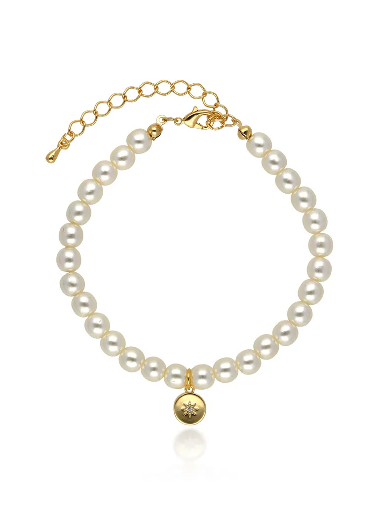 Pearls Loose / Link Bracelet in Gold finish - CNB25461
