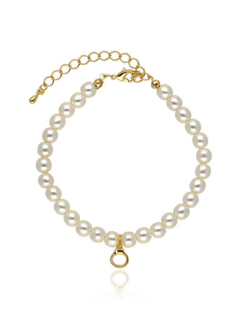 Pearls Loose / Link Bracelet in Gold finish - CNB25473