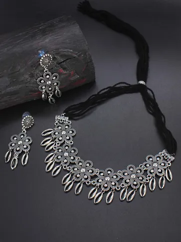 Choker Necklace Set in Oxidised Silver finish - CNB31401