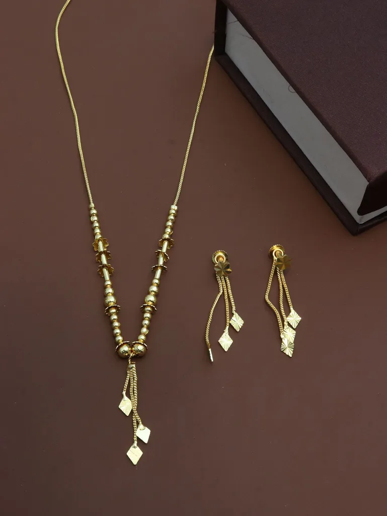 Western Necklace Set in Gold finish - M407