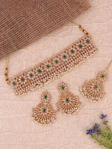Traditional Choker Necklace Set in Gold finish - 1283