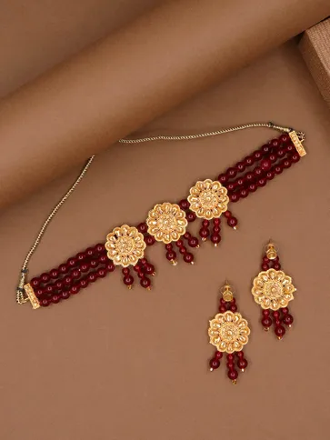 Traditional Choker Necklace Set in Gold finish - 7406