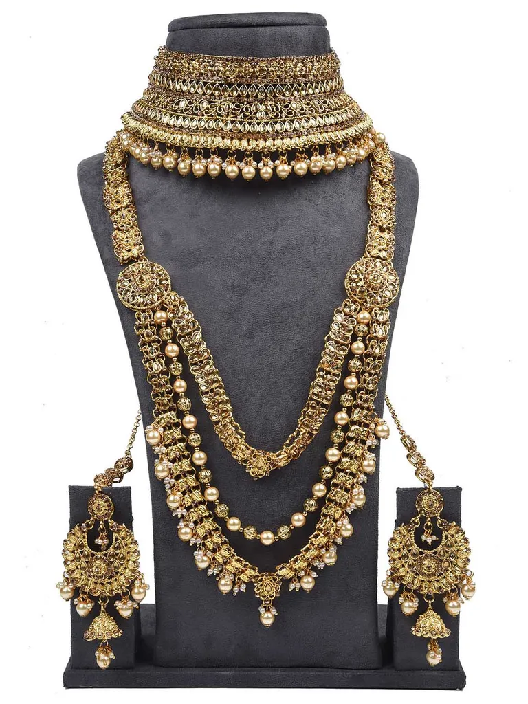 Traditional Bridal Set in Gold finish - CNB10281