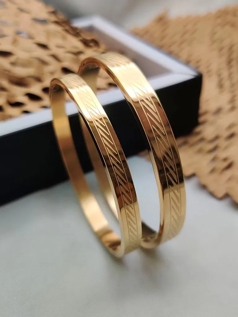 Couple Bracelets in Gold finish - LC1085