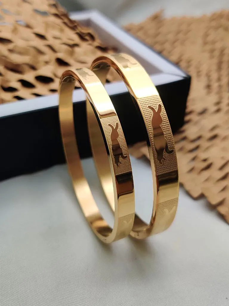 Couple Bracelets in Gold finish - LC1081