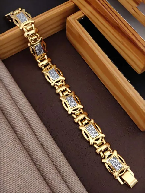 Western Loose / Link Bracelet in Gold finish - B0602