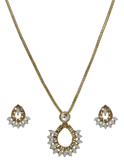Traditional Pendant Set in Gold finish - CNB42074