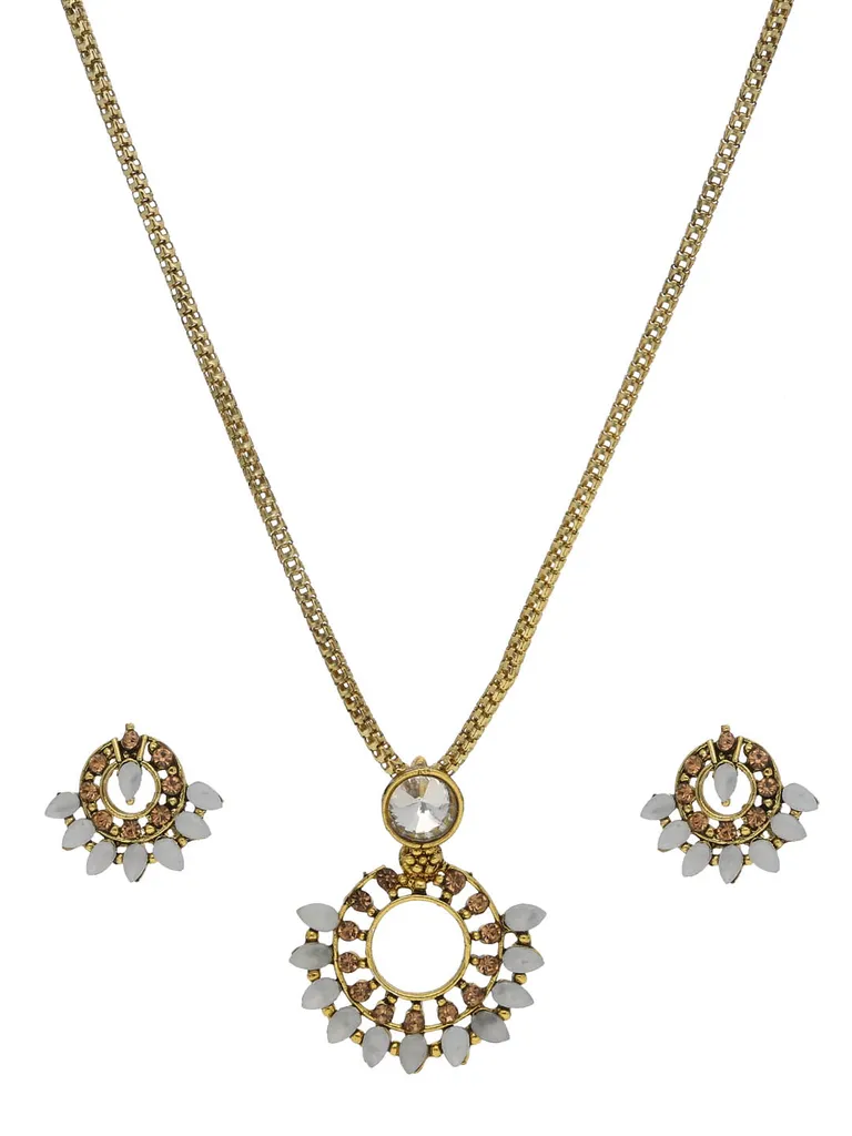 Traditional Pendant Set in Gold finish - CNB42266