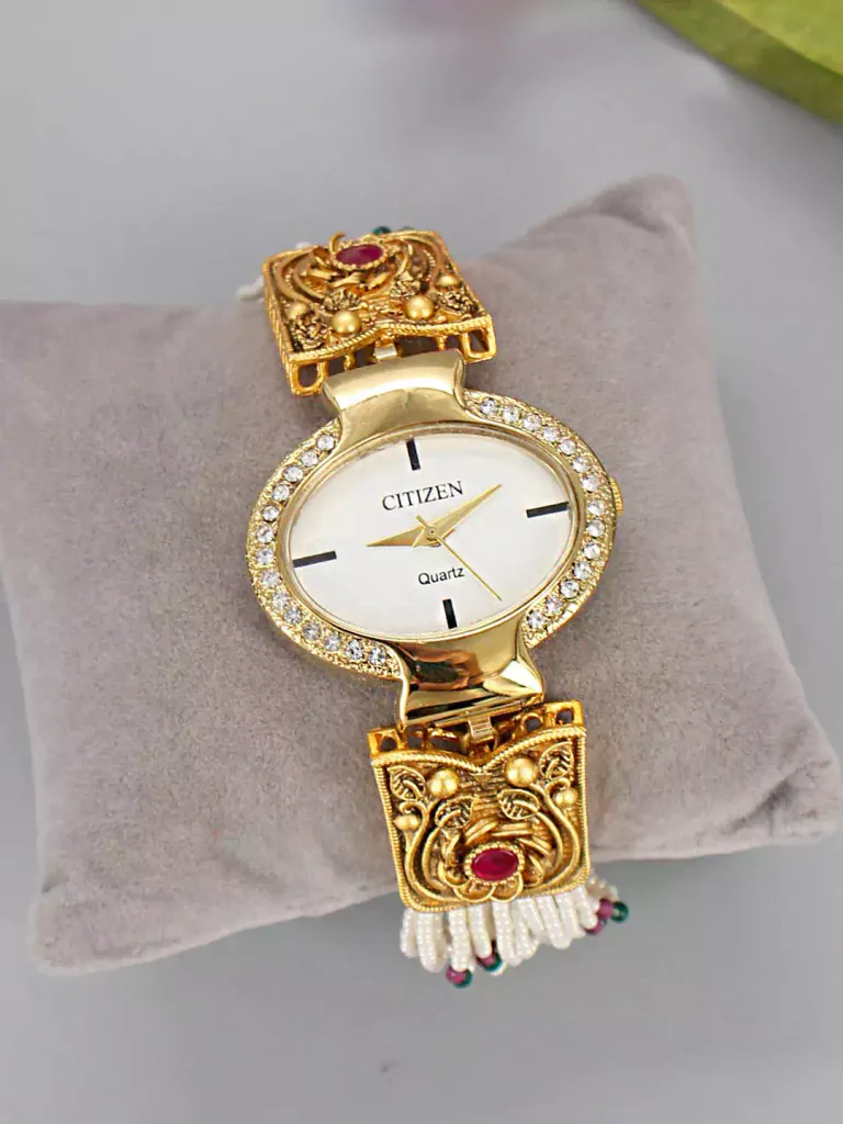 Antique Watch in Gold finish - HAR81