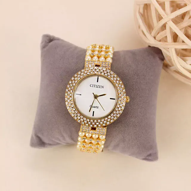 Pearl Watch in Gold finish - HAR50