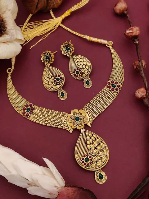 Antique Necklace Set in Gold finish - NCK168
