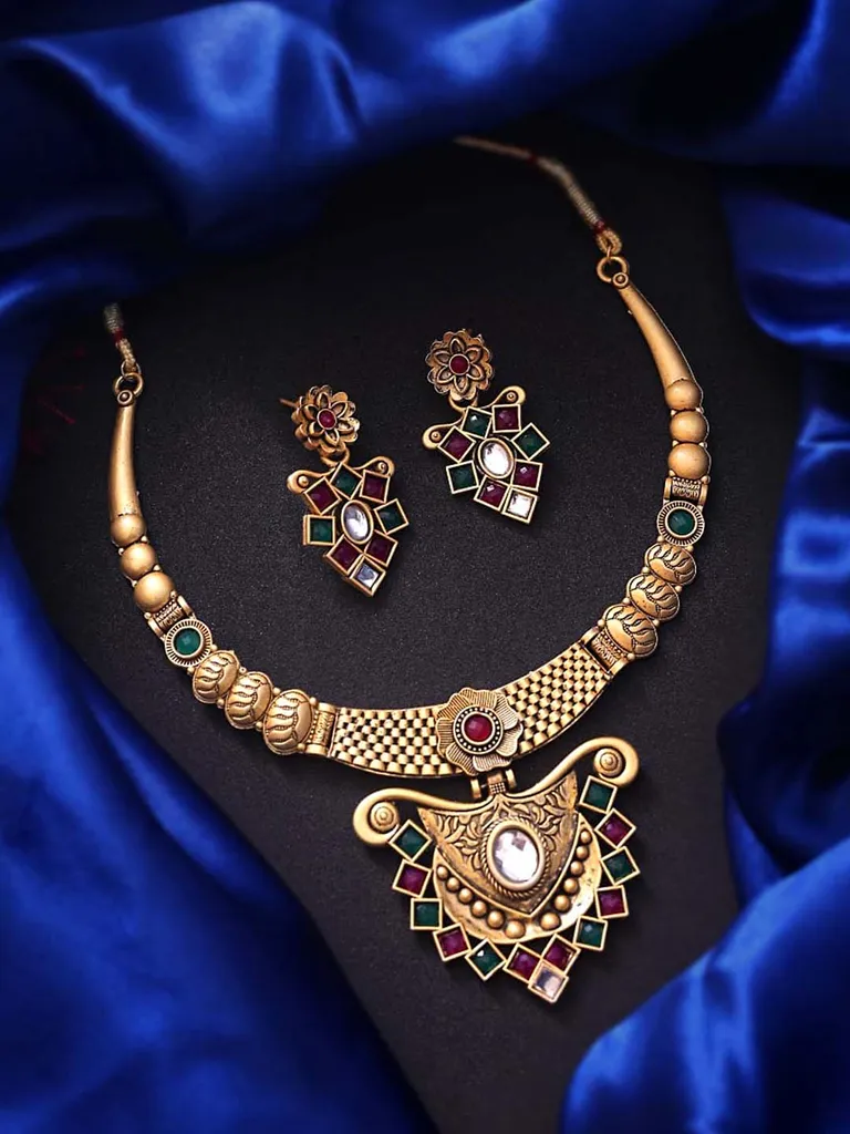 Antique Necklace Set in Gold finish - NCK173