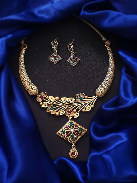 Antique Necklace Set in Gold finish - NCK175