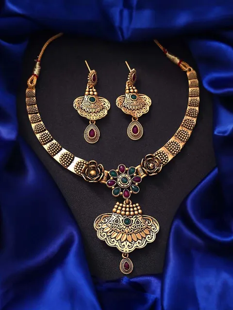 Antique Necklace Set in Gold finish - NCK179