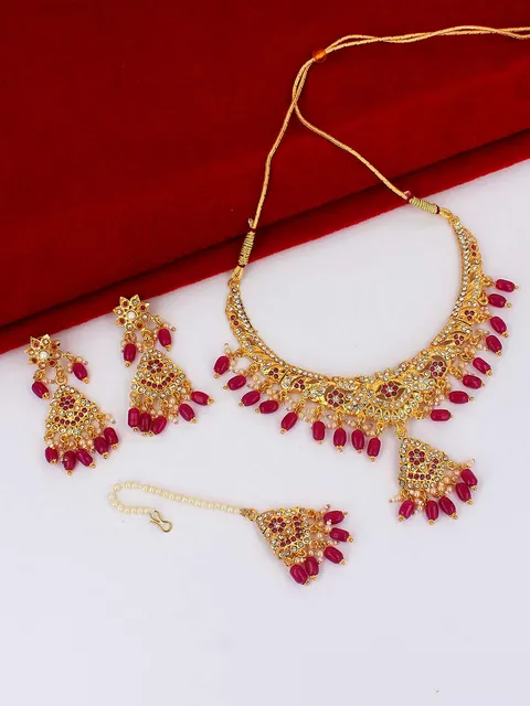 Traditional Necklace Set in Gold finish - PSR293