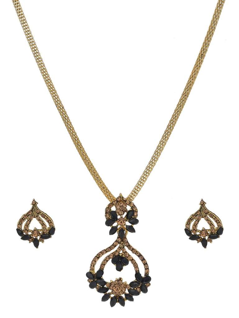 Traditional Pendant Set in Gold finish - CNB42147