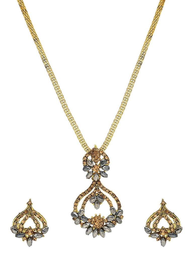 Traditional Pendant Set in Gold finish - CNB42142