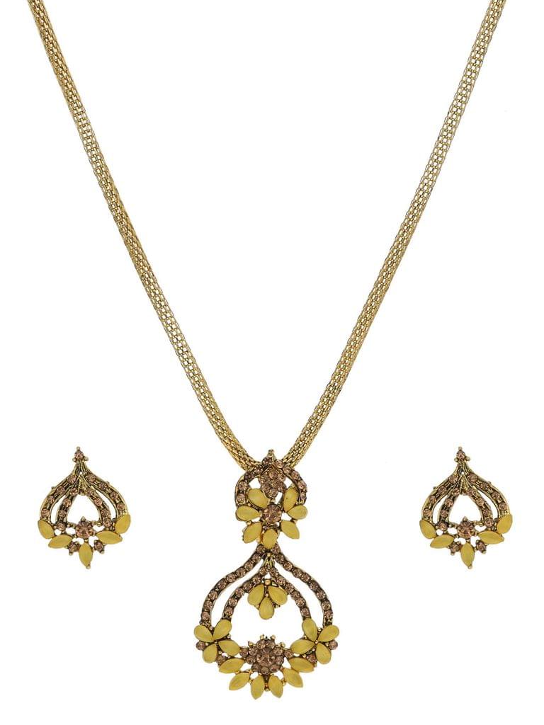 Traditional Pendant Set in Gold finish - CNB42145