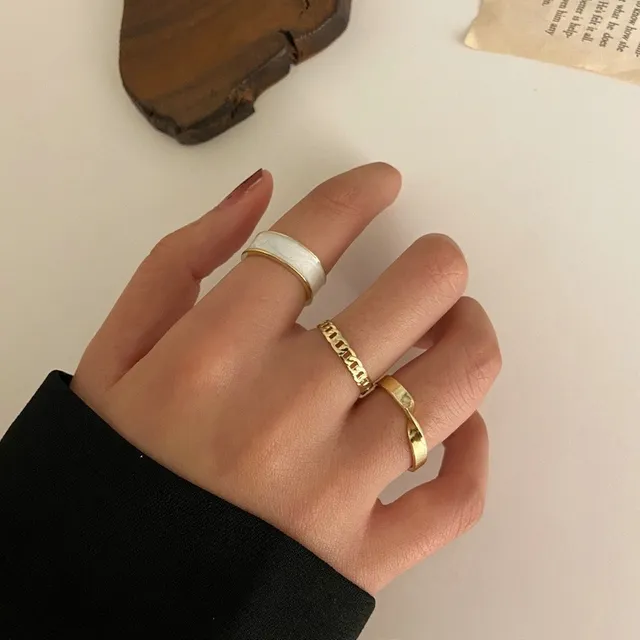 Set of 3 Adjustable White Rings - Golden