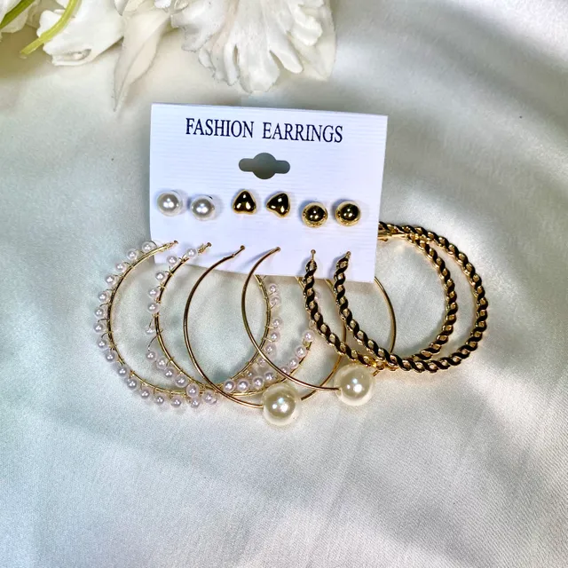 Pack of 6 Golden Pearl Earrings Card