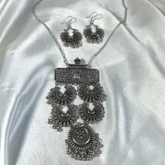 Sleek Oxidised Necklace with Earrings