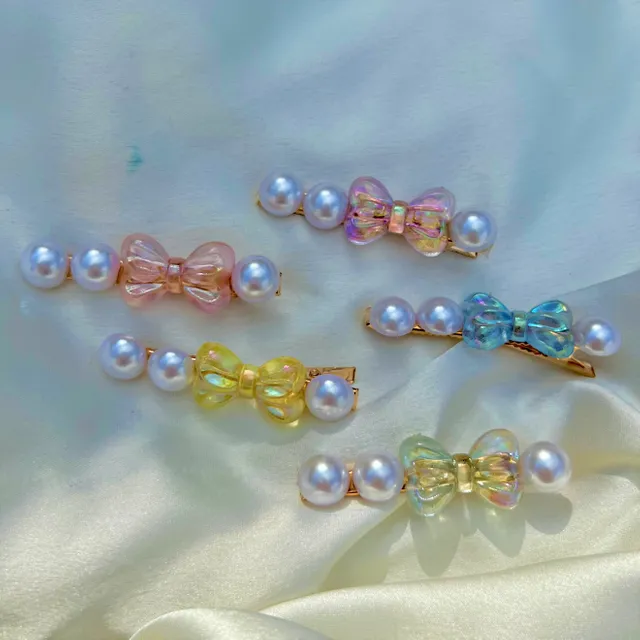Holographic Circle Pearl Bow Alligator Clip