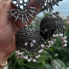 Black Tassles Jhumkas with Pearls (d-6)