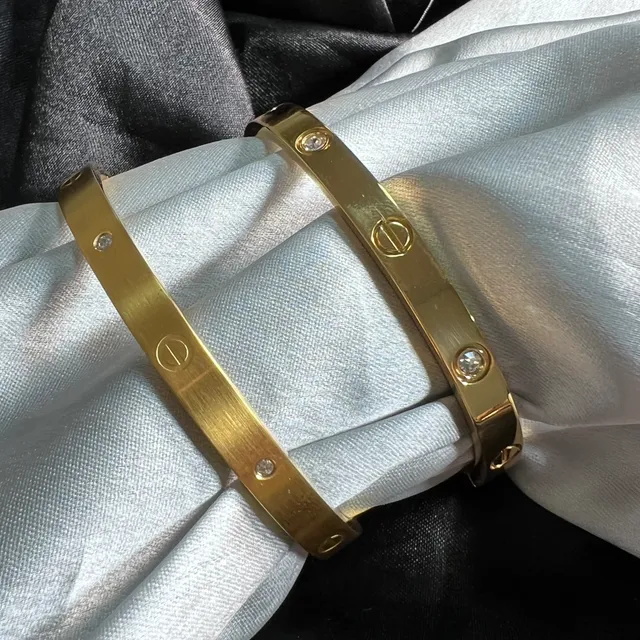Premium Antitarnish Golden Band Bracelet